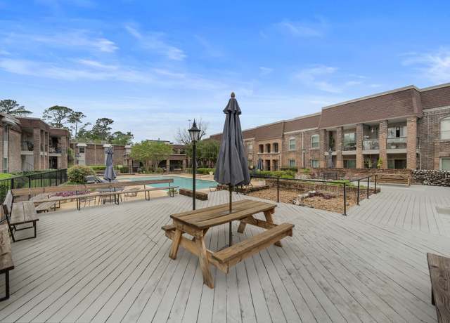 Property at 7575 Katy Fwy #4, Houston, TX 77024, 3 beds, 4 baths