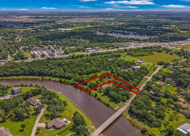 Property at 9200 Neville Ave, Hitchcock, TX 77563