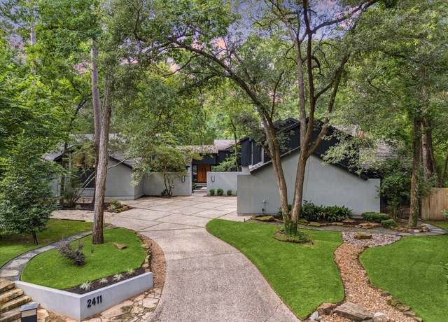 Property at 2411 Oakbank Dr, Houston, TX 77339, 6 beds, 6.5 baths