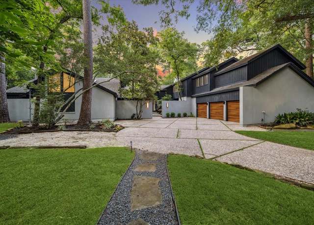Property at 2411 Oakbank Dr, Houston, TX 77339, 6 beds, 6.5 baths