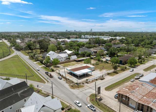 Property at 2315 Hollister St, Houston, TX 77080