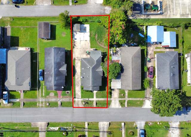 Property at 202 E 31st 1/2 St, Houston, TX 77018, 2 beds, 1 bath