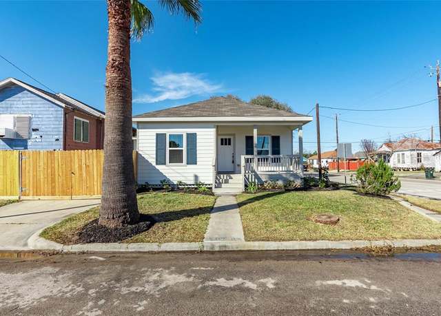 Property at 4302 Avenue R 1/2, Galveston, TX 77550, 2 beds, 2 baths