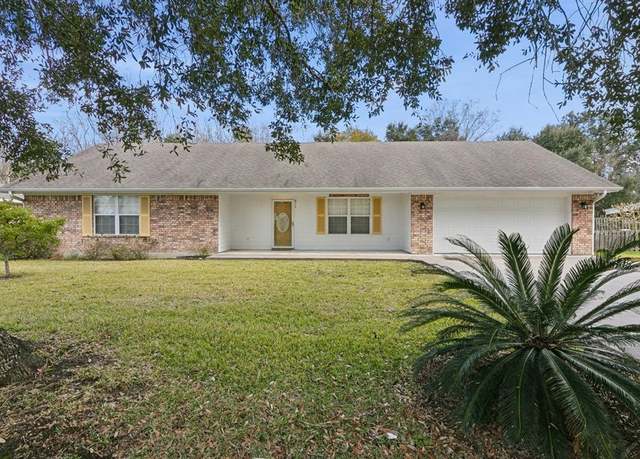 Property at 815 1st St, Winnie, TX 77665, 3 beds, 2.5 baths