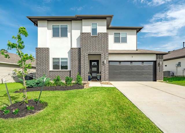 Property at 14300 Big Bend Dr, Conroe, TX 77384, 5 beds, 3 baths