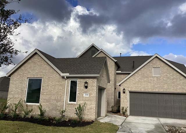 Property at 2914 Palm Branch Dr, Texas City, TX 77568, 5 beds, 4.5 baths