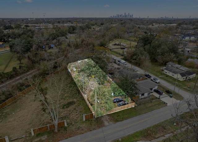 Property at 5206 Denmark St, Houston, TX 77016