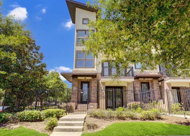 Property at 2834 Polk St, Houston, TX 77003, 3 beds, 2.5 baths