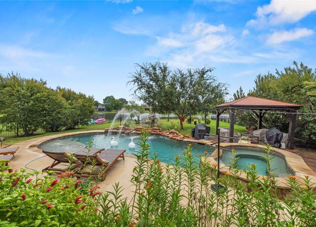 Property at 18904 W Grand Pine Cir, Montgomery, TX 77356, 3 beds, 2.5 baths