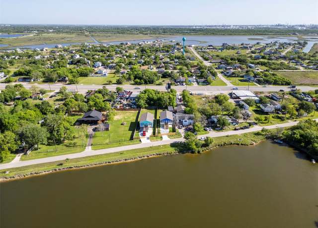 Property at 4620 North Railroad Ave, Hitchcock, TX 77563, 3 beds, 2.5 baths