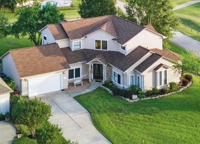 Property at 90 Greenview St, Montgomery, TX 77356, 4 beds, 3.5 baths