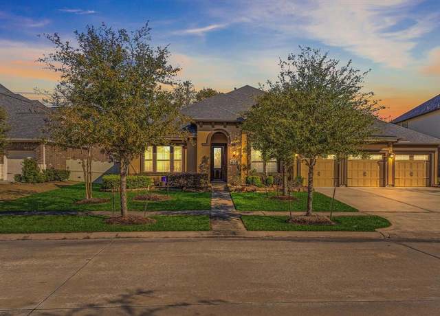 Property at 10442 Lake Palmetto Dr, Conroe, TX 77385, 4 beds, 4 baths