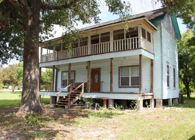 Property at 100 Rockdale St, Trinity, TX 75862, 3 beds, 1 bath