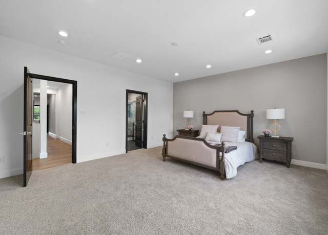 Property at 4441 Gunter St, Houston, TX 77020, 3 beds, 2.5 baths