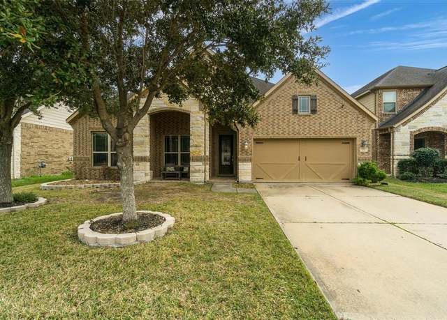 Property at 320 Westwood Dr, League City, TX 77573, 3 beds, 2 baths