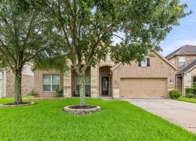 Property at 320 Westwood Dr, League City, TX 77573, 3 beds, 2 baths
