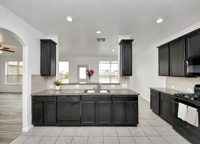 Property at 7519 Welsh Stone Ln, Houston, TX 77049, 5 beds, 2.5 baths