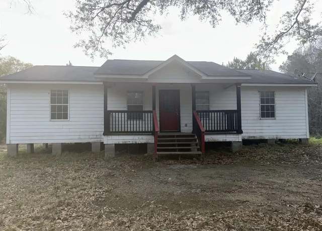 Property at 949 Martin Luther King St, Kirbyville, TX 75956, 3 beds, 2 baths