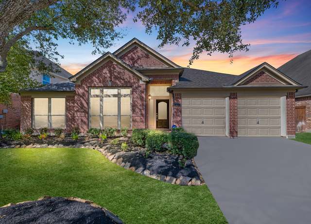Property at 13703 Evening Wind Dr, Pearland, TX 77584, 4 beds, 3 baths