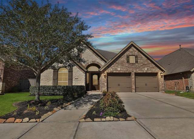 Property at 10015 Starhill Ct, Missouri City, TX 77459, 4 beds, 3 baths