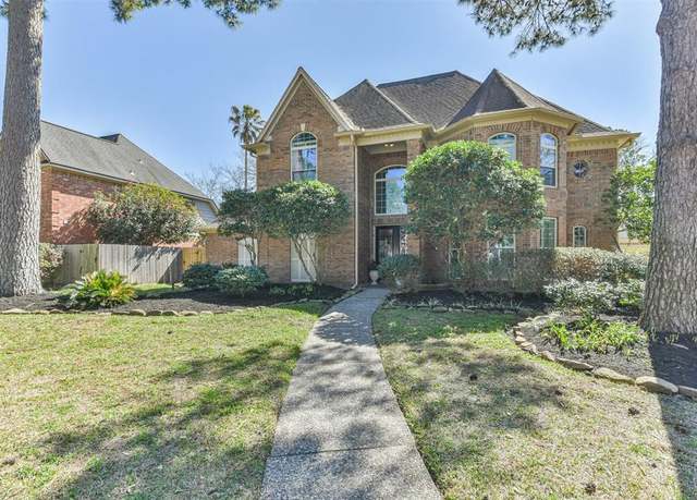 Property at 5810 Lone Cedar Dr, Kingwood, TX 77345, 4 beds, 4 baths