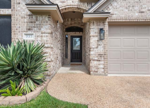 Property at 935 Turtle Dove Trl, College Station, TX 77845, 3 beds, 3 baths