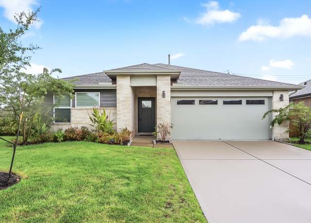 Property at 13001 Ocean Breeze Ln, Texas City, TX 77568, 4 beds, 2 baths