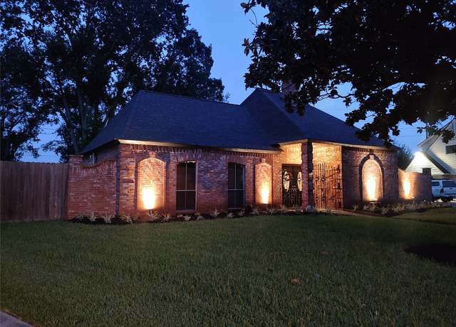 Property at 8338 Bo Jack Dr, Houston, TX 77040, 4 beds, 2.5 baths