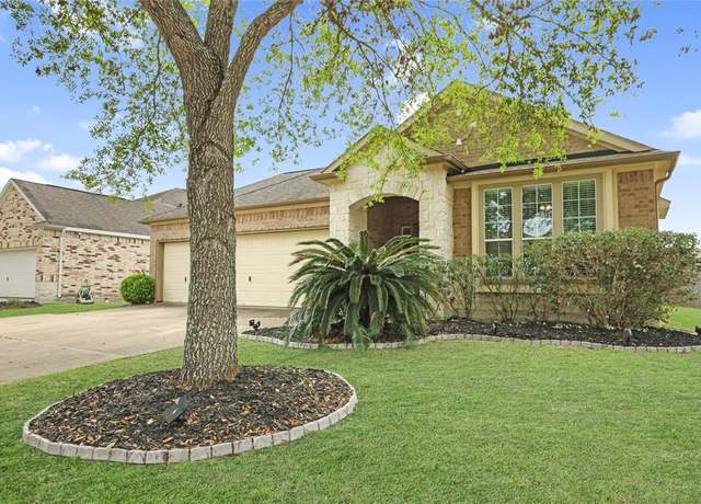 Property at 13112 Southern Valley Dr, Pearland, TX 77584, 3 beds, 2 baths