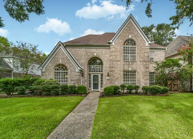 Property at 5315 Spartan Dr, Houston, TX 77041, 5 beds, 4.5 baths