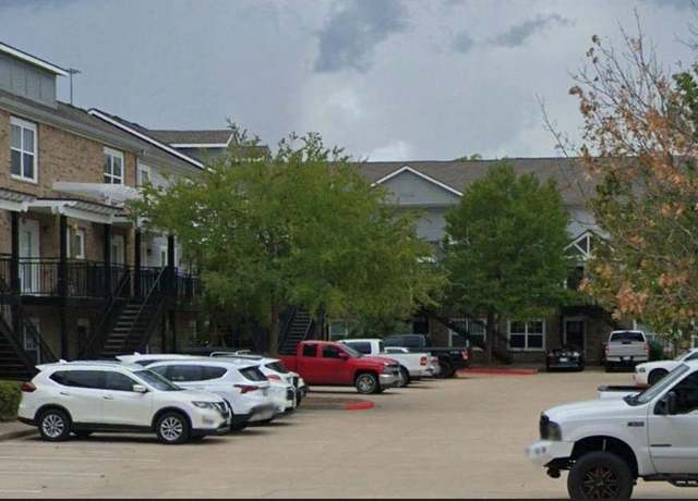 Property at 1725 Harvey Mitchell Pkwy S #123, College Station, TX 77840, 2 beds, 2.5 baths