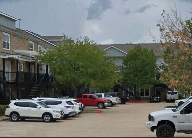 Property at 1725 Harvey Mitchell Pkwy S #123, College Station, TX 77840, 2 beds, 2.5 baths