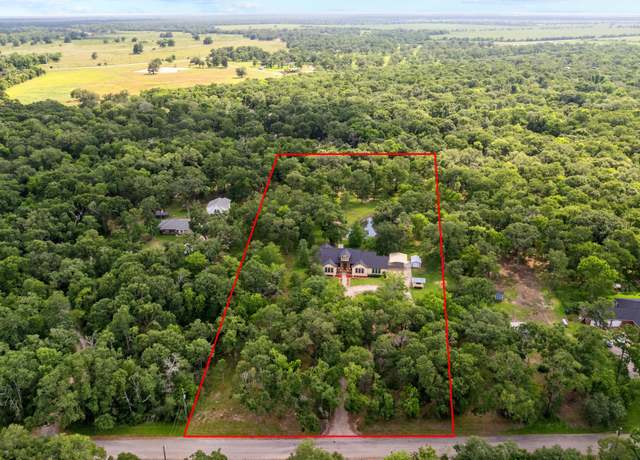 Property at 18206 River Oaks Rd, Damon, TX 77430, 4 beds, 3 baths