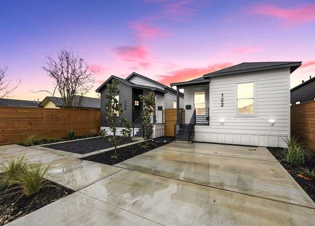 Property at 122 E 31st 1/2 St, Houston, TX 77018, 3 beds, 2 baths