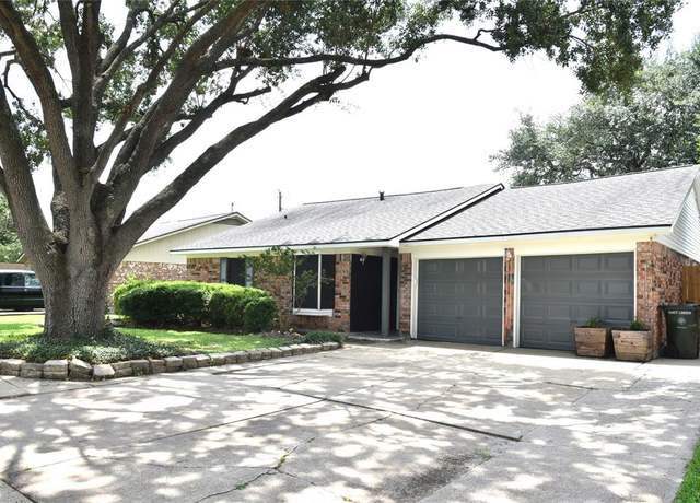 Property at 13407 Linden St, Sugar Land, TX 77498, 3 beds, 2 baths