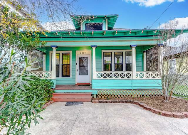 Property at 2219 33rd St E, Galveston, TX 77550, 2 beds, 2 baths