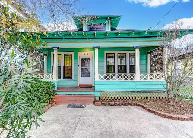 Property at 2219 33rd St E, Galveston, TX 77550, 2 beds, 2 baths