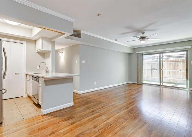 Property at 4515 Briar Hollow Pl #113, Houston, TX 77027, 2 beds, 2 baths