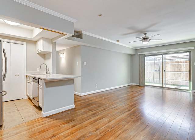 Property at 4515 Briar Hollow Pl #113, Houston, TX 77027, 2 beds, 2 baths