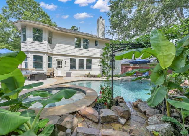 Property at 14 Terrell Trail Ct, The Woodlands, TX 77385, 3 beds, 2.5 baths