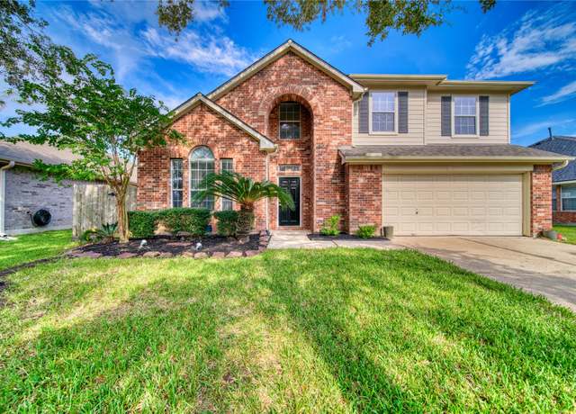 Property at 620 Castle Cove Ln, League City, TX 77573, 4 beds, 3.5 baths