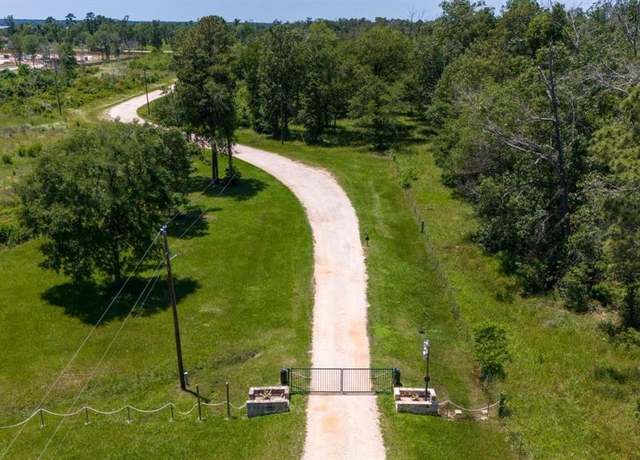 Property at 018 Falcon Pt, Onalaska, TX 77360