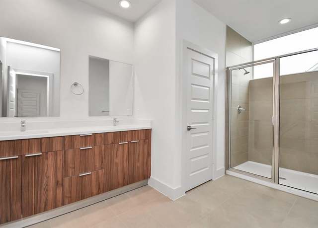Property at 4403 Abaco Ln, Houston, TX 77045, 3 beds, 2.5 baths