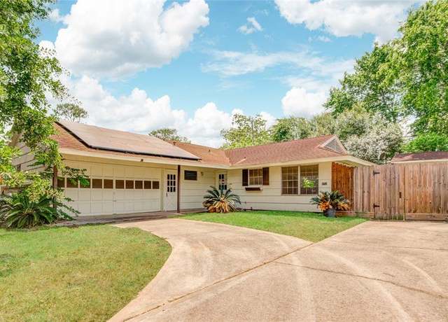 Property at 4753 Redstart St, Houston, TX 77035, 3 beds, 3 baths