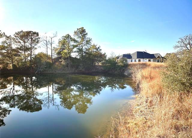 Property at 1565 Smith Rau Rd, Columbus, TX 78934, 5 beds, 3.5 baths
