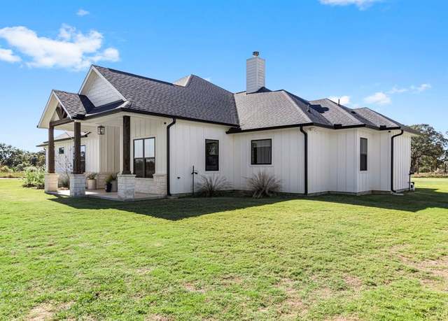 Property at 1565 Smith Rau Rd, Columbus, TX 78934, 5 beds, 3.5 baths