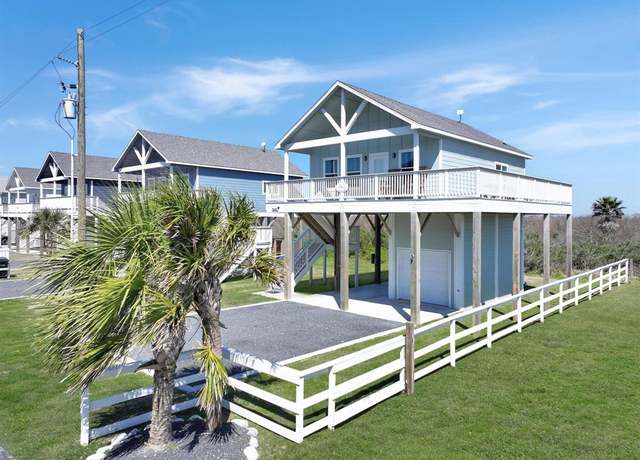 Property at 1040 Johnson Rd, Gilchrist, TX 77617, 2 beds, 2 baths