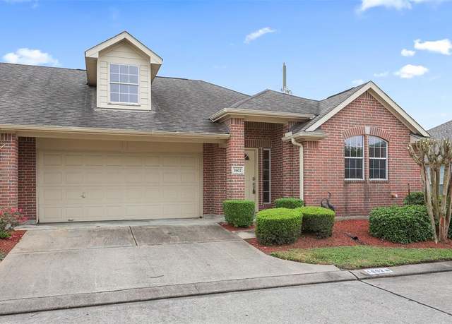 Property at 1602 Village Townhome Dr, Pasadena, TX 77504, 3 beds, 2 baths