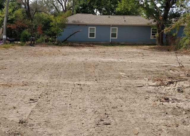 Property at 803 E Murray St, Victoria, TX 77901