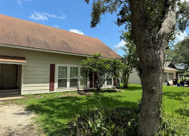 Property at 504 Hackberry St, Louise, TX 77455, 2 beds, 1.5 baths